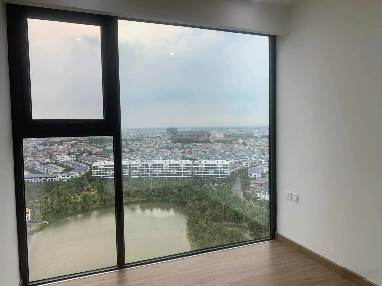 Bán căn góc 2PN 1 VS thô view hồ Vịnh Ngọc