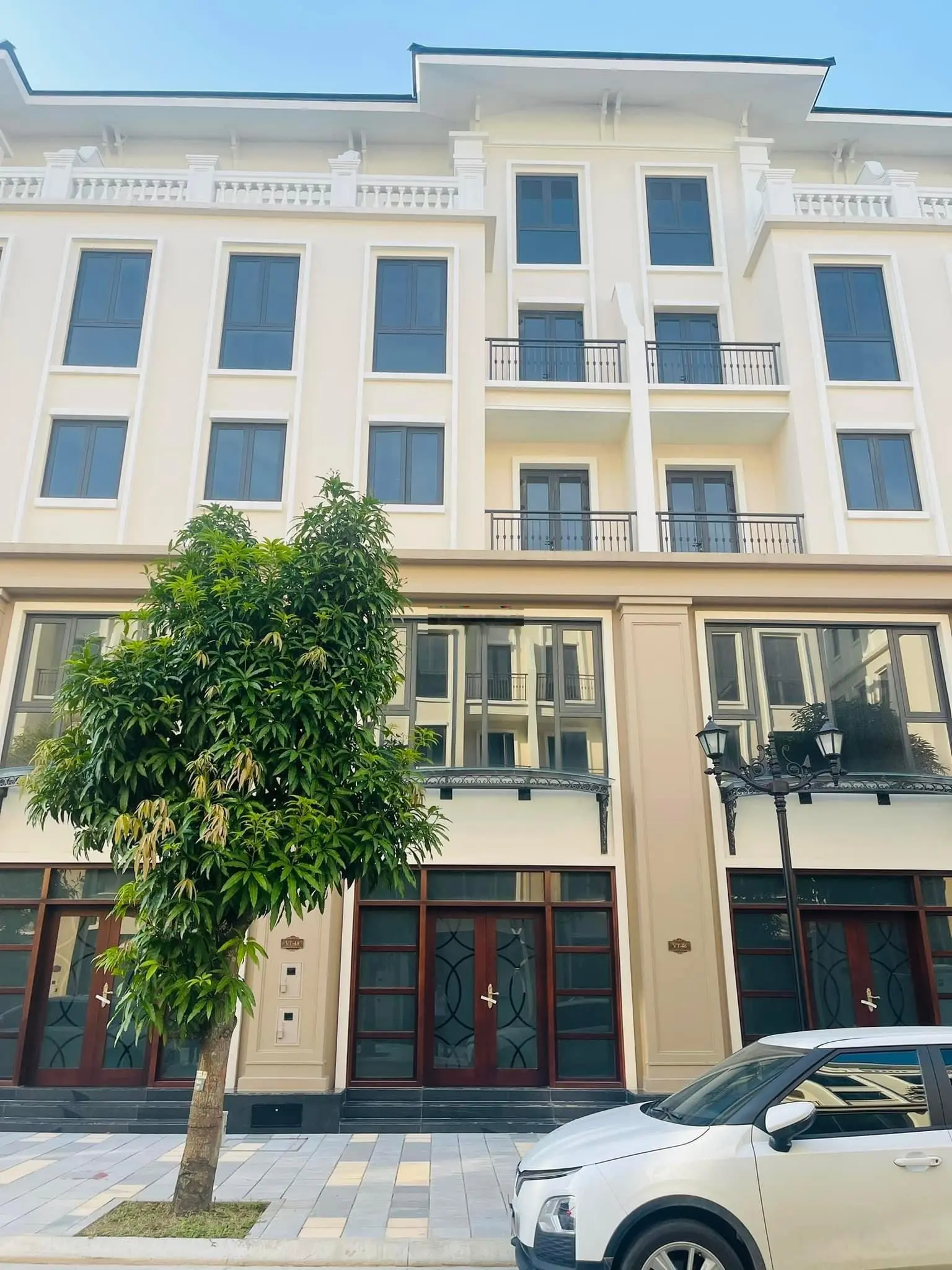 Bán liền kề Vịnh Tây 12 có mái và ban công DT 75m2 MT 5m, sát 10 toà CC Masteris, 9 - 9.2 tỷ
