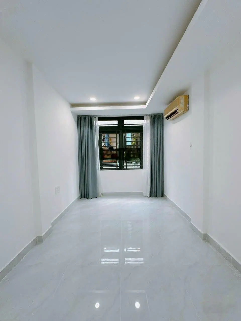Nhà đẹp siêu rẻ Q4 P6 Bến Vân Đồn