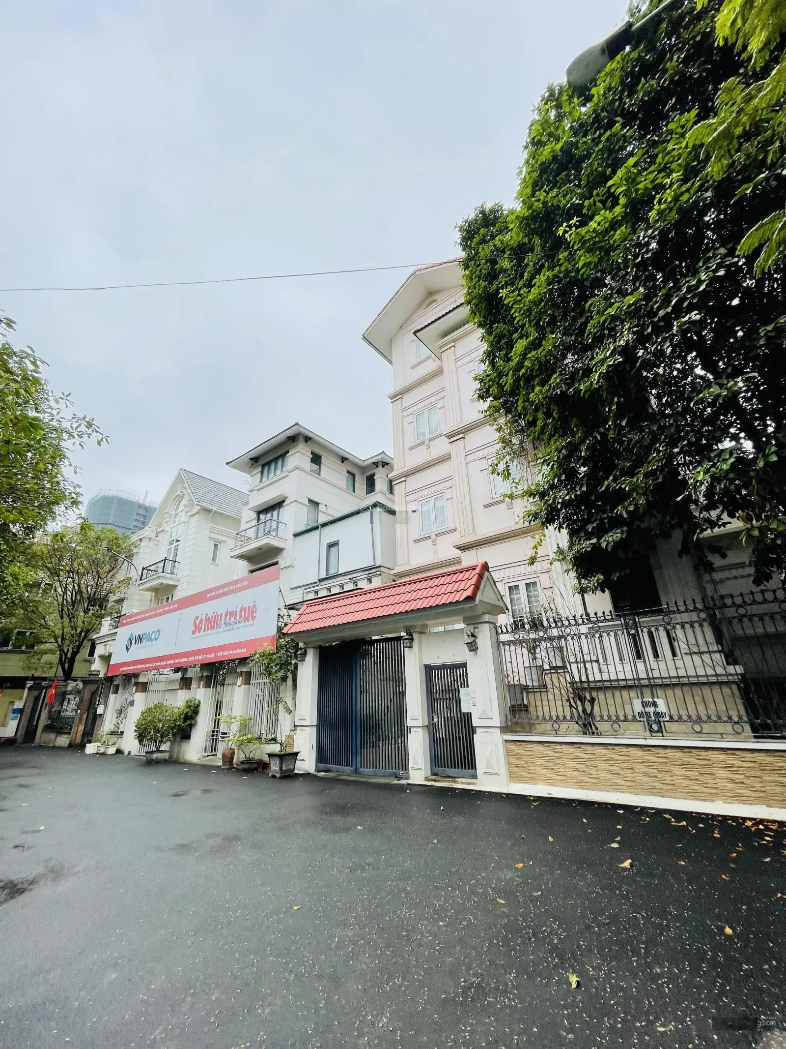 Biệt thự liền kề Vườn Đào Lotte Tây Hồ, gara ô tô sân vườn, an ninh 24/24, không gian trong lành