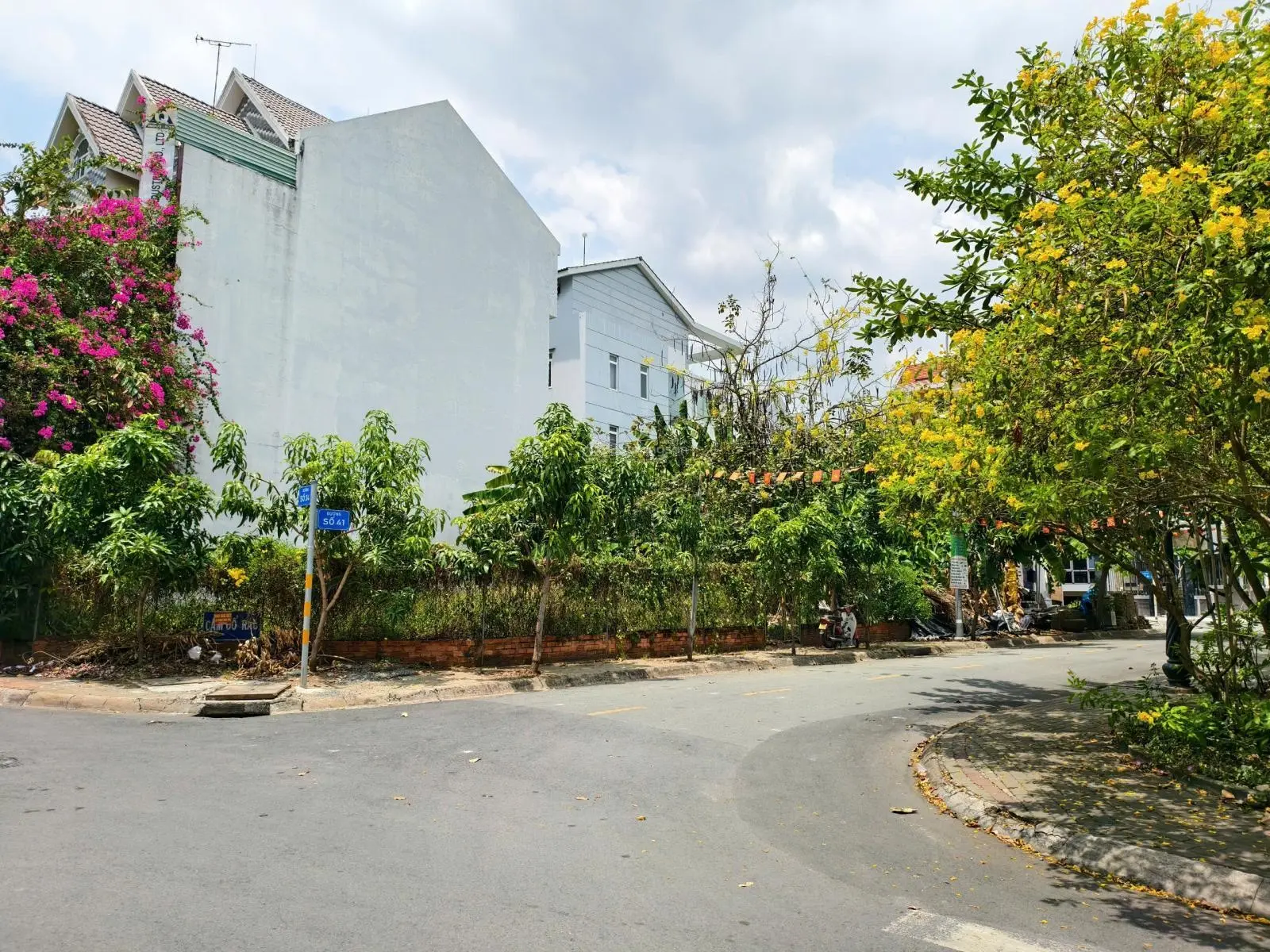 Ngộp Bank bán gấp nhà khu compound ven sông Sài Gòn, DT 9m x19,5m, hầm 4 tầng giá bán nhanh 33 tỷ