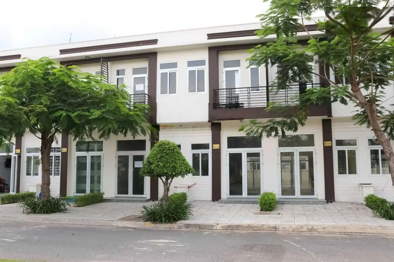 CHỦ CẦN TIỀN LÀM HỒ SƠ KẾT HÔN GIẢ ĐỂ ĐI ÚC NÊN CẦN BÁN RẺ CĂN BIỆT THỰ 255M2. GIÁ CHỈ 3,2 TỶ/ CĂN.