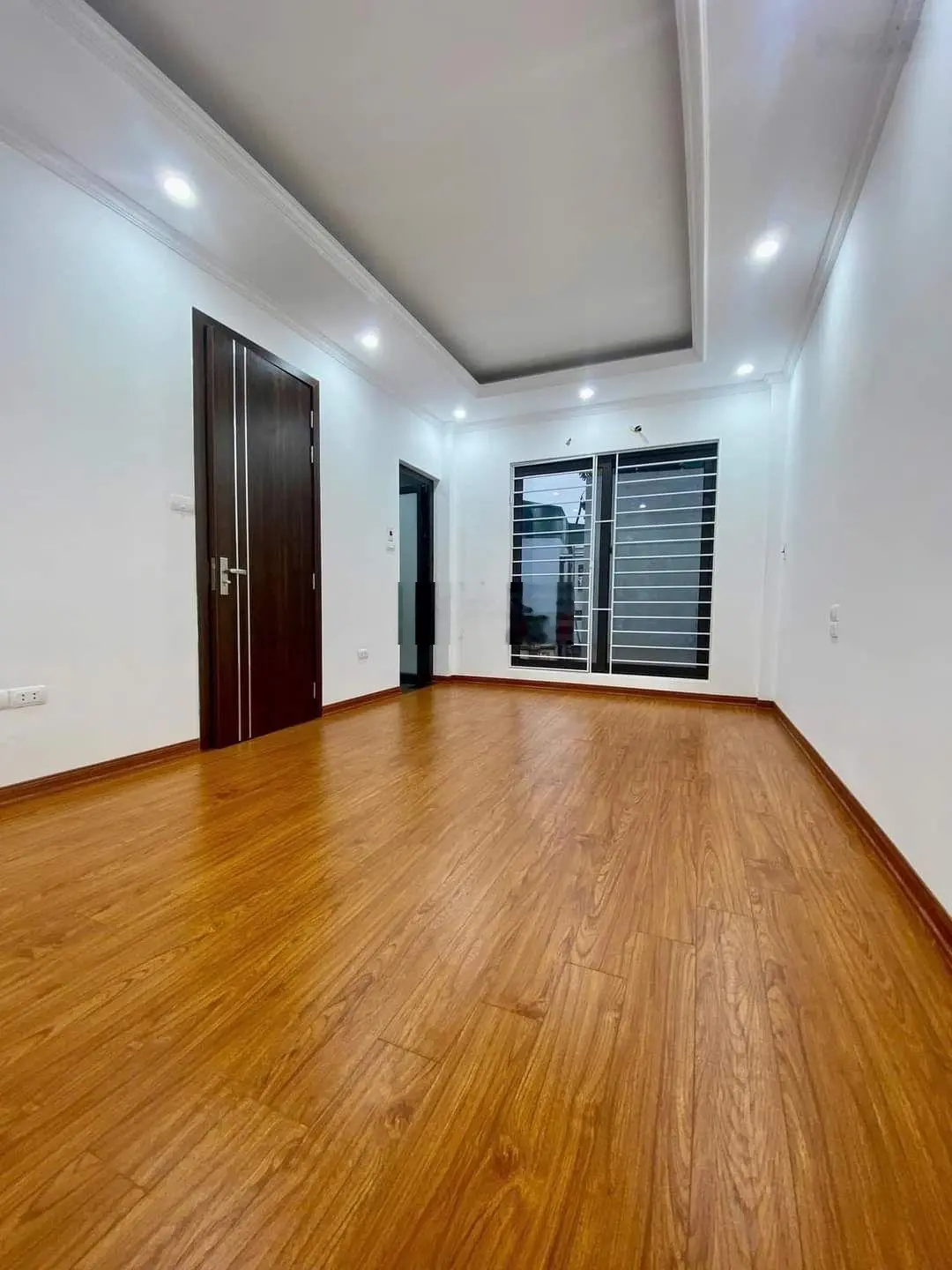 Bán nhà Bùi Xương Trạch. Nhà mới đẹp. Full nội thất oto tránh DT 34m2 2-6 tầng MT 5.7m. Giá 8.45 tỷ