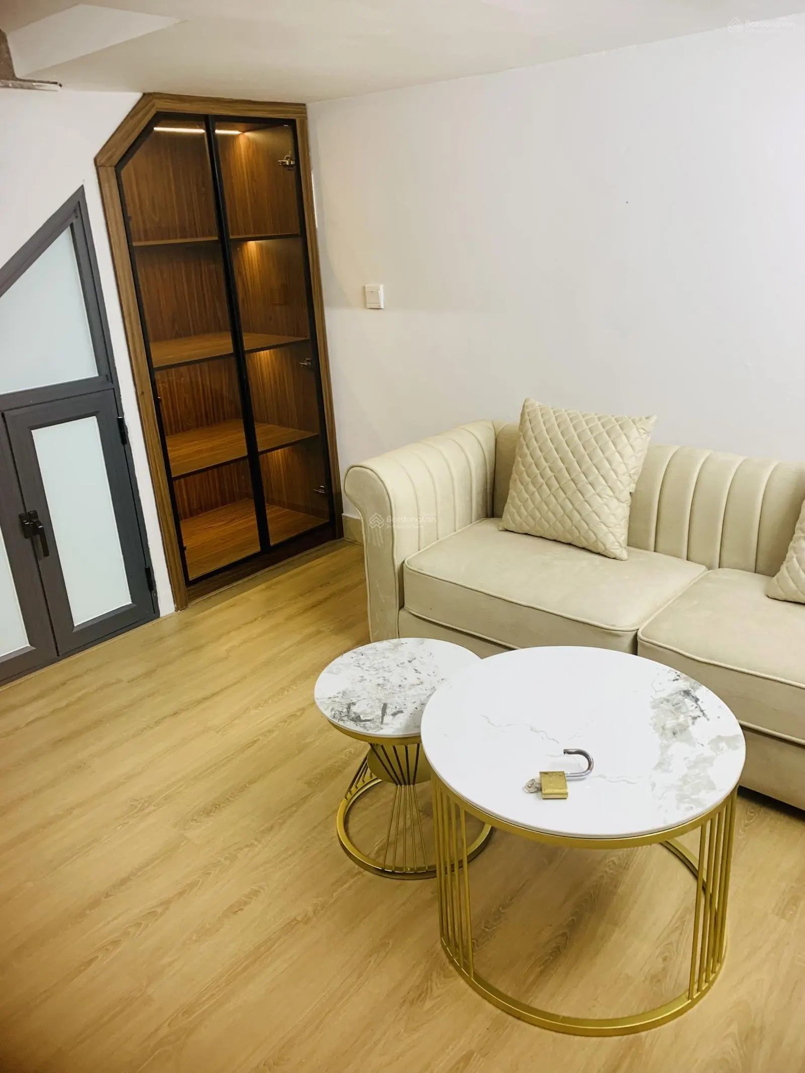 Bán nhà phố võ thị sáu- q. hbt - nhà đẹp - ngõ thông- 10m ra ô tô - 20m2 - 4 tầng - mt 4m - 5.x tỷ