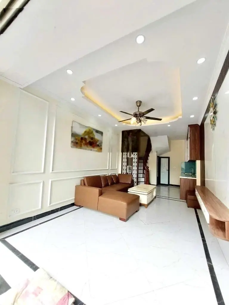 Bán nhà Đại Cát, nhà mới ở ngay 4 tầng 3 ngủ, ô tô qua nhà, bãi gửi xe ôtô 10m, chào 4,5 tỷ