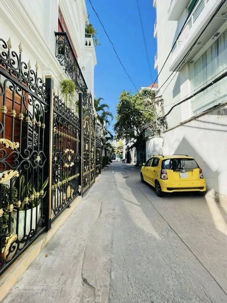 Hẻm xe hơi nhà 4 tầng vị trí đẹp giá tốt 9.1 tỷ!