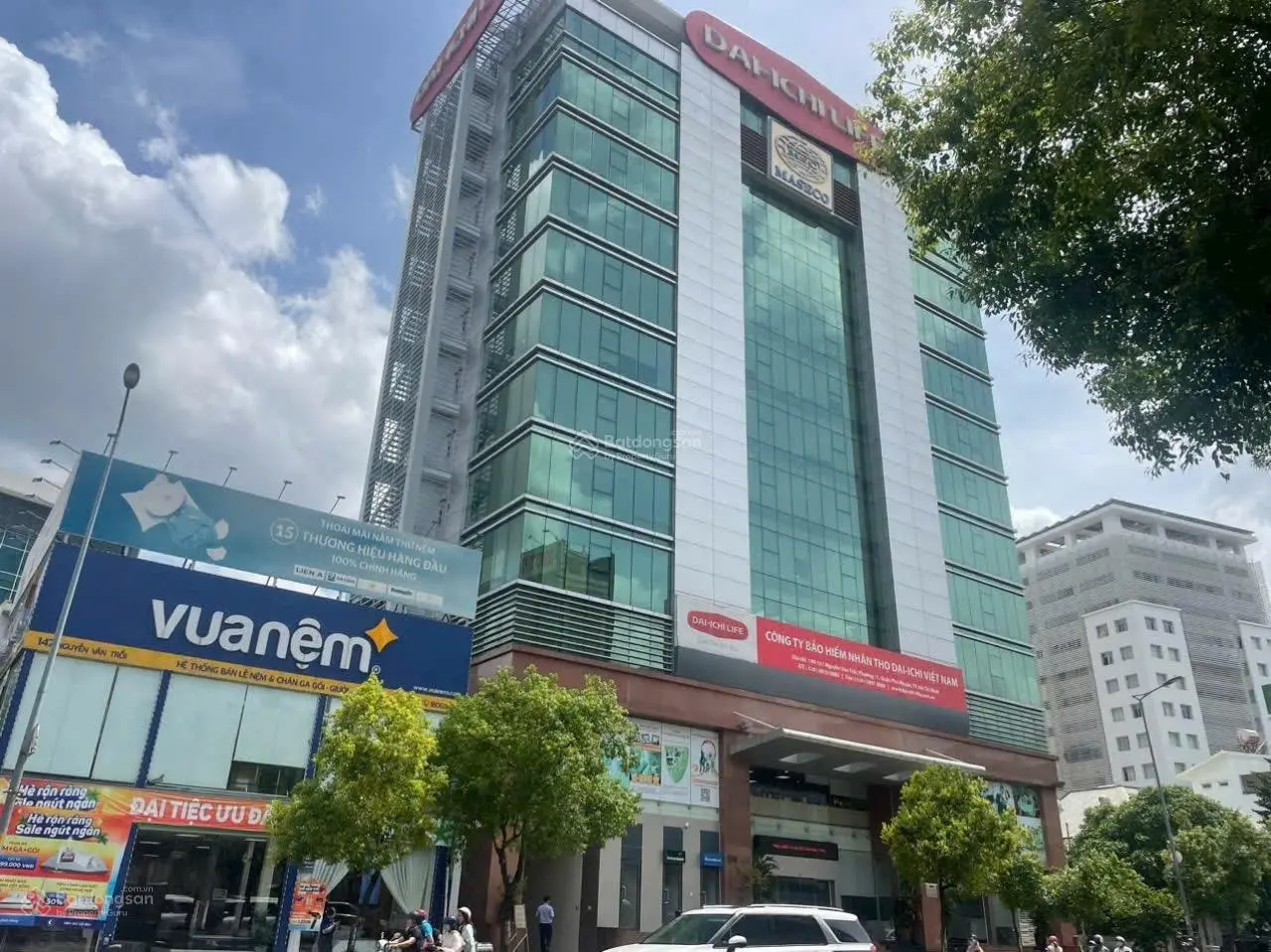 Bán nhà mặt tiền Nguyễn Thị Minh Khai, Quận 3. DT: 20m x 15m. Kết cấu: 1 hầm + 9 tầng. 88 tỷ