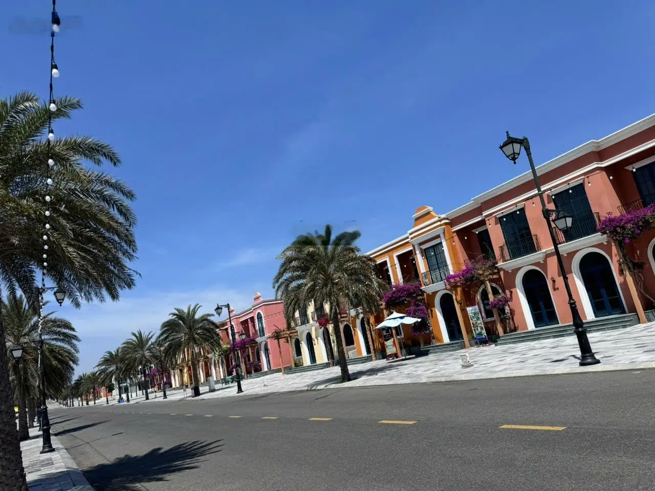 Chuyển nhượng Shophouse trục đường Miami xuyên Florida1 Giá: 5 tỷ (Bao thuế phí). LH: 0966765282