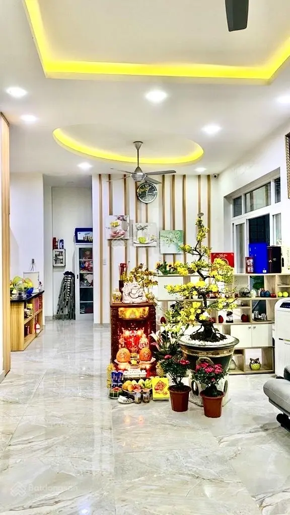 Chủ nhiệt giảm mạnh - siêu phẩm biệt 3 tầng - ngay Kha Vạn Cân - HXH - ngang hoành tráng 8m - 120m2