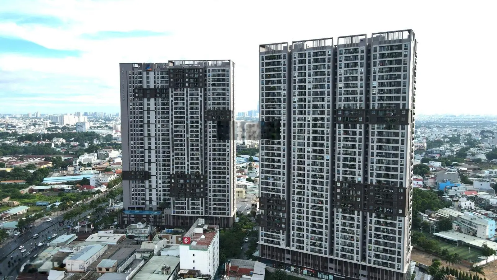Bán nhanh 3pn2wc 100m2 view hồ bơi vô cực giá chỉ 3,5 tỷ(đã có thuế phí) để lại toàn bộ nội thất