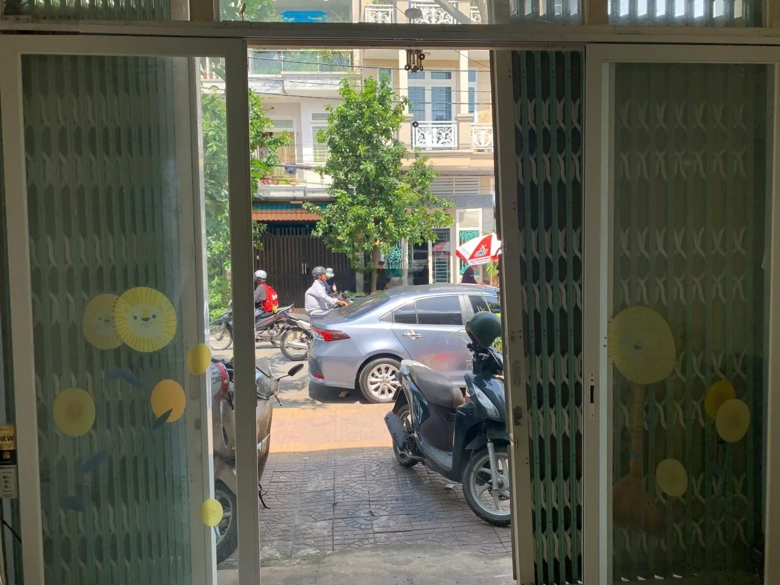 Chính chủ bán nhà phố mặt tiền đường 11, phước bình vị trí đẹp, giá tốt nhất thị trường. 0911875885