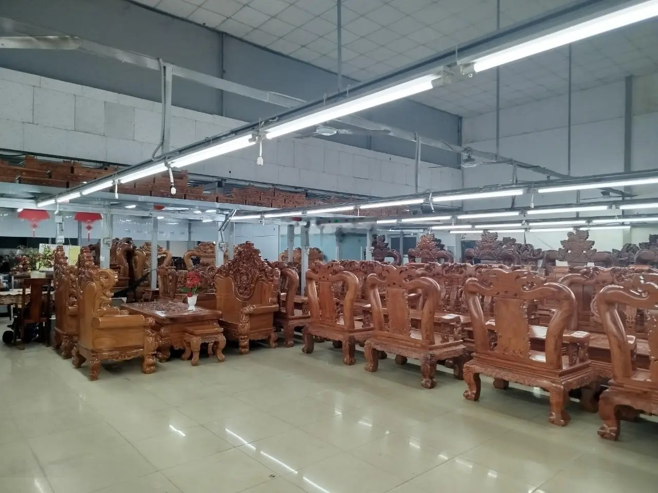 Bán xưởng mặt tiền với diện tích khủng 1735m2. Full thổ. Nhà xưởng 2 tầng. Dòng tiền 80 triệu/tháng