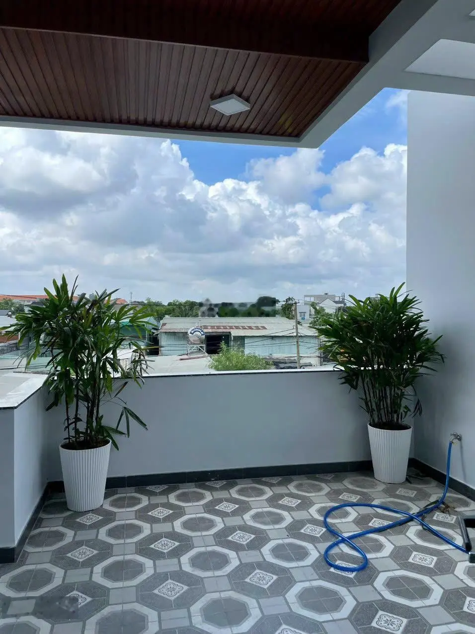 Kẹt tiền cần bán nhà sổ hồng đúc BTCT 1 lầu ,sân thượng-Giá 1.99 tỷ (3,6 x 9m )