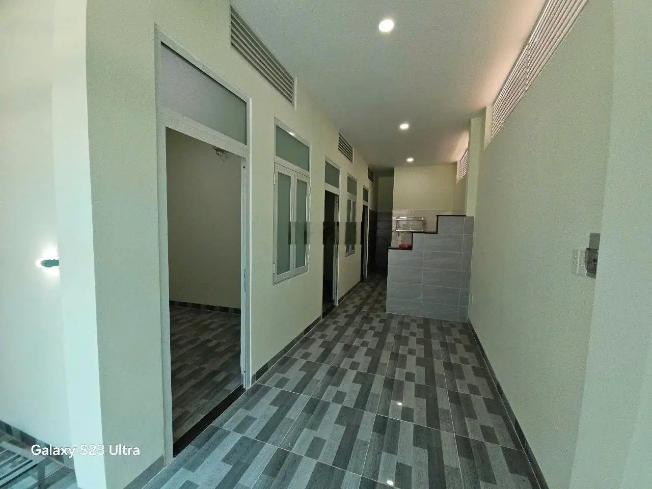 Nhà hẻm 1/ Đường Cây Keo, Tam Phú, cách mặt tiền chỉ 3 căn giá chỉ nhỉnh 4 tỷ, xe hơi vào được