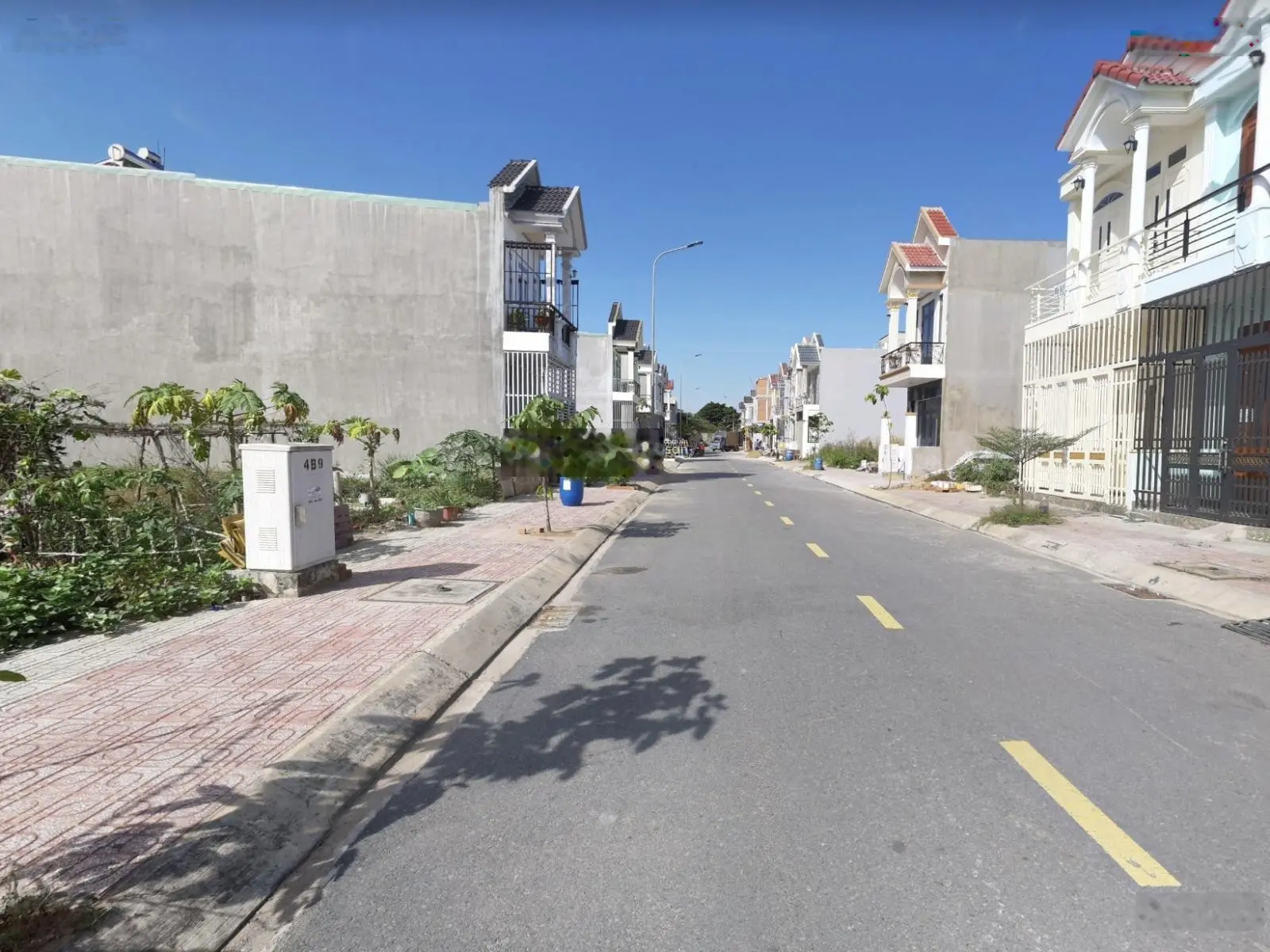 Bán gấp lô đất MT, Liên Phường, Quận 9, DT 86m2 giá 2.2tỷ sổ hồng riêng, ngay khu dân cư hiện hữu