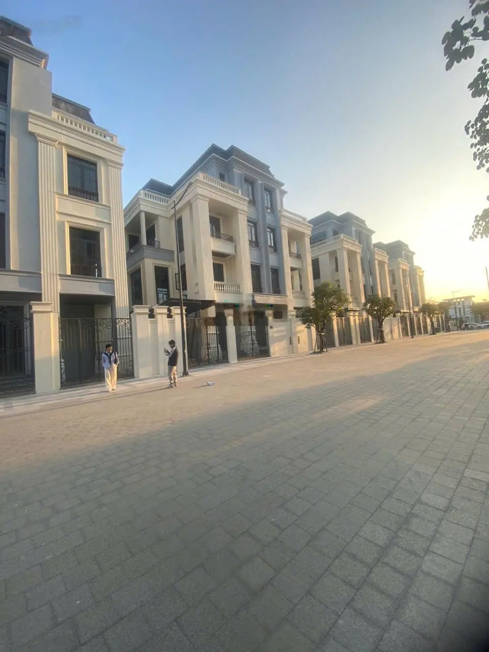 Bán căn biệt thự 28,4 tỷ ở dự án Light Square đường Lý Bôn TP Thái Bình. Diện tích là 173.6 m2