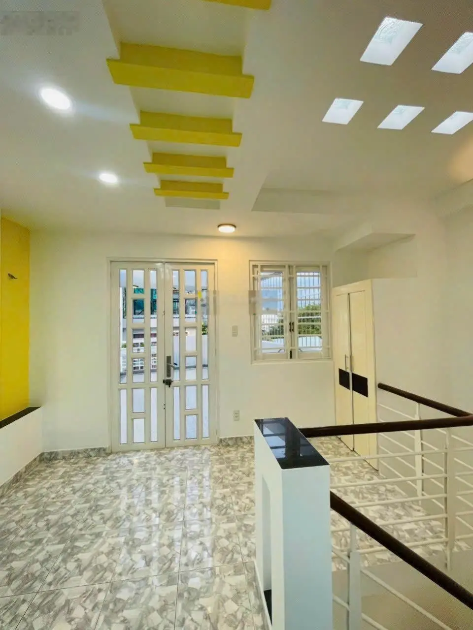 Nhà 5tầng, 40m2, xe tải vào nhà, đường Nguyễn Thiện Thuật,Q3, nhỉnh 9tỷ, liên hệ chính chủ