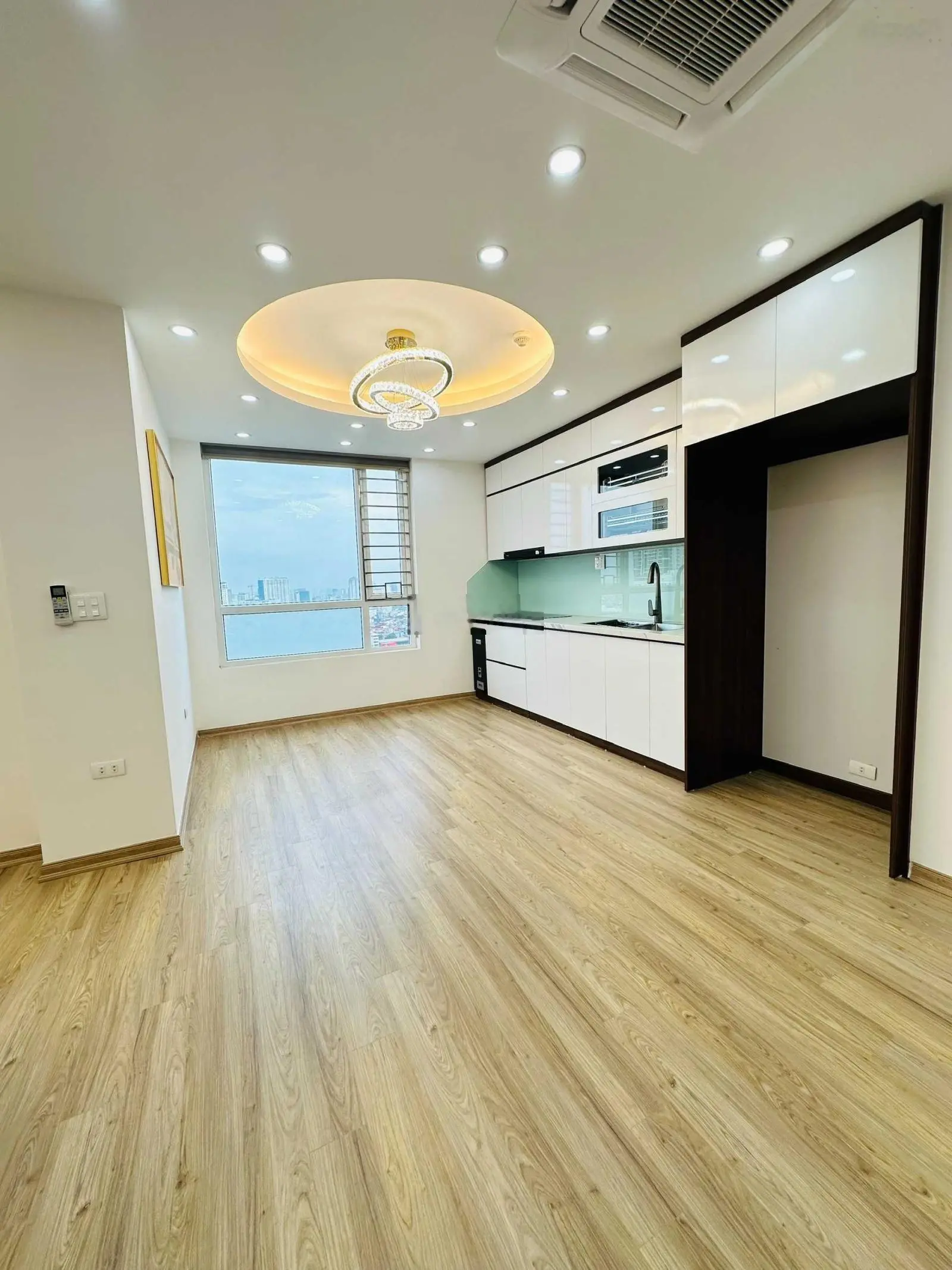 Gấp! Bán căn hộ 2PN 75m2 Ecolife Capitol chỉ 4,7 tỷ tại Tố Hữu, full nội thất, sổ hồng chính chủ