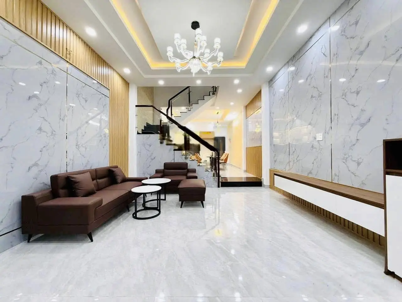 Hót, Bán nhà MT 7A Thành Thái, P14 Quận 10, Dt 65m2, 1 trệt 1 lầu, Sổ hồng riêng, Giá 3 tỷ 550