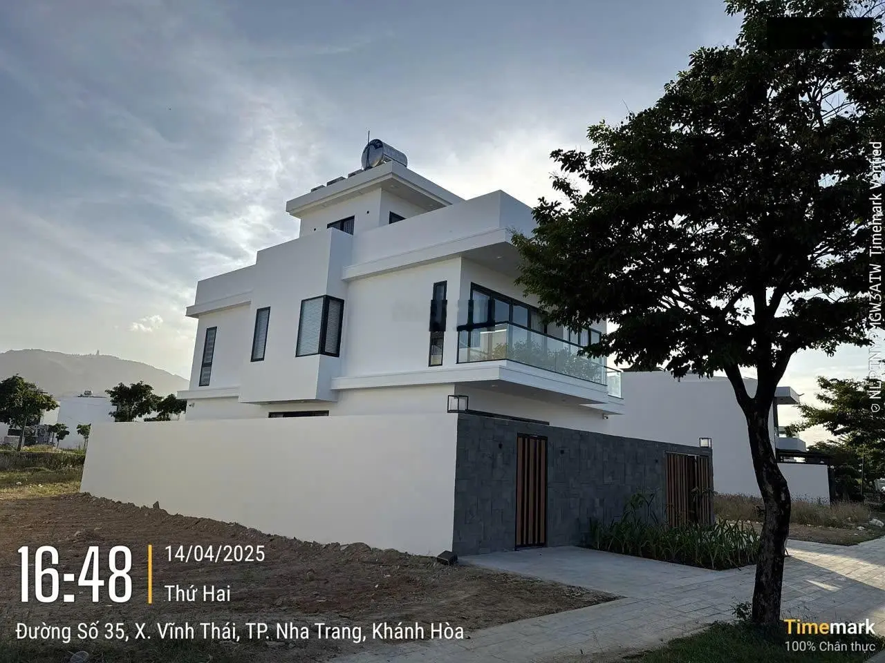 Căn biệt thự mới đường 27m Gói 7 KĐT Mỹ Gia. 216m2 ngang 10m, bao toàn bộ thuế phí sang nhượng