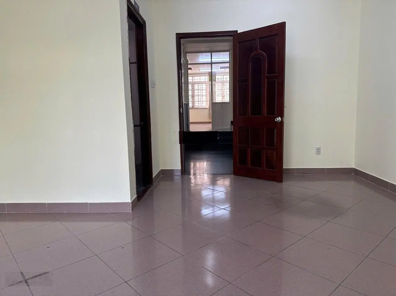 Chính chủ gửi bán căn nhà 3 lầu đường đôi 20m khu dự án mười mẫu p.b.tr. Đông Q2. Tp thủ Đức.
