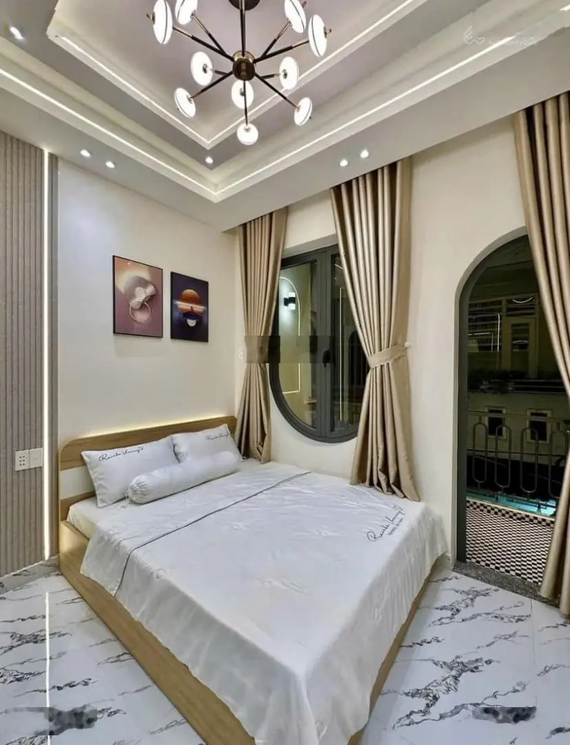 Bán nhà phố ngay sau vòng xoay An Lạc - MT Hồ Ngọc Lãm Bình Tân - DT 70m2 - SHR