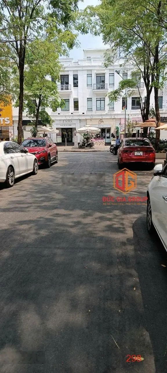 Cần bán căn shophouse Vincom 1T2L thuộc P. Tân Mai giá 15 tỷ