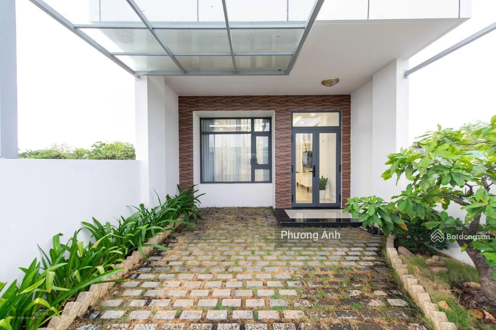 Chính chủ bán gấp nhà phố 1T 2L 80m2 đường Hoàng Phan Thái. SHR đường trước nhà 12m