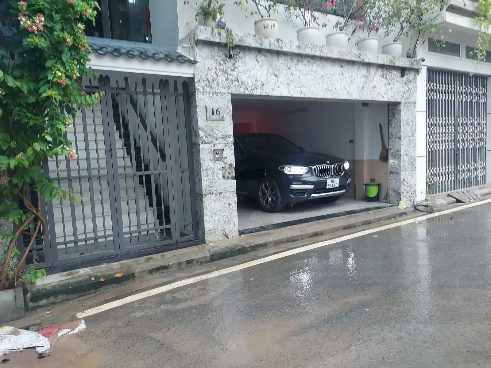 Bán nhanh biệt thự đường Cổ Linh, Long Biên. Gara, 2 thoáng, full nội thất. DT100m2 MT 7.2m, 17.5tỷ