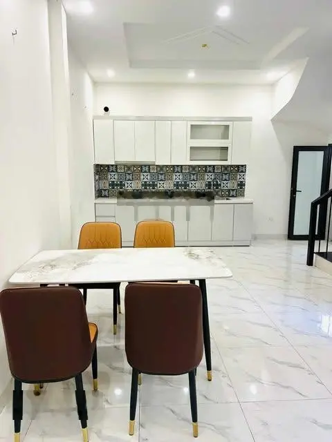 Bán Nhà Phố Gia Thượng, 34m2 5 Tầng, Ô Tô Cách Nhà 30m, Cạnh Khai Sơn HiLL 5.7 Tỷ