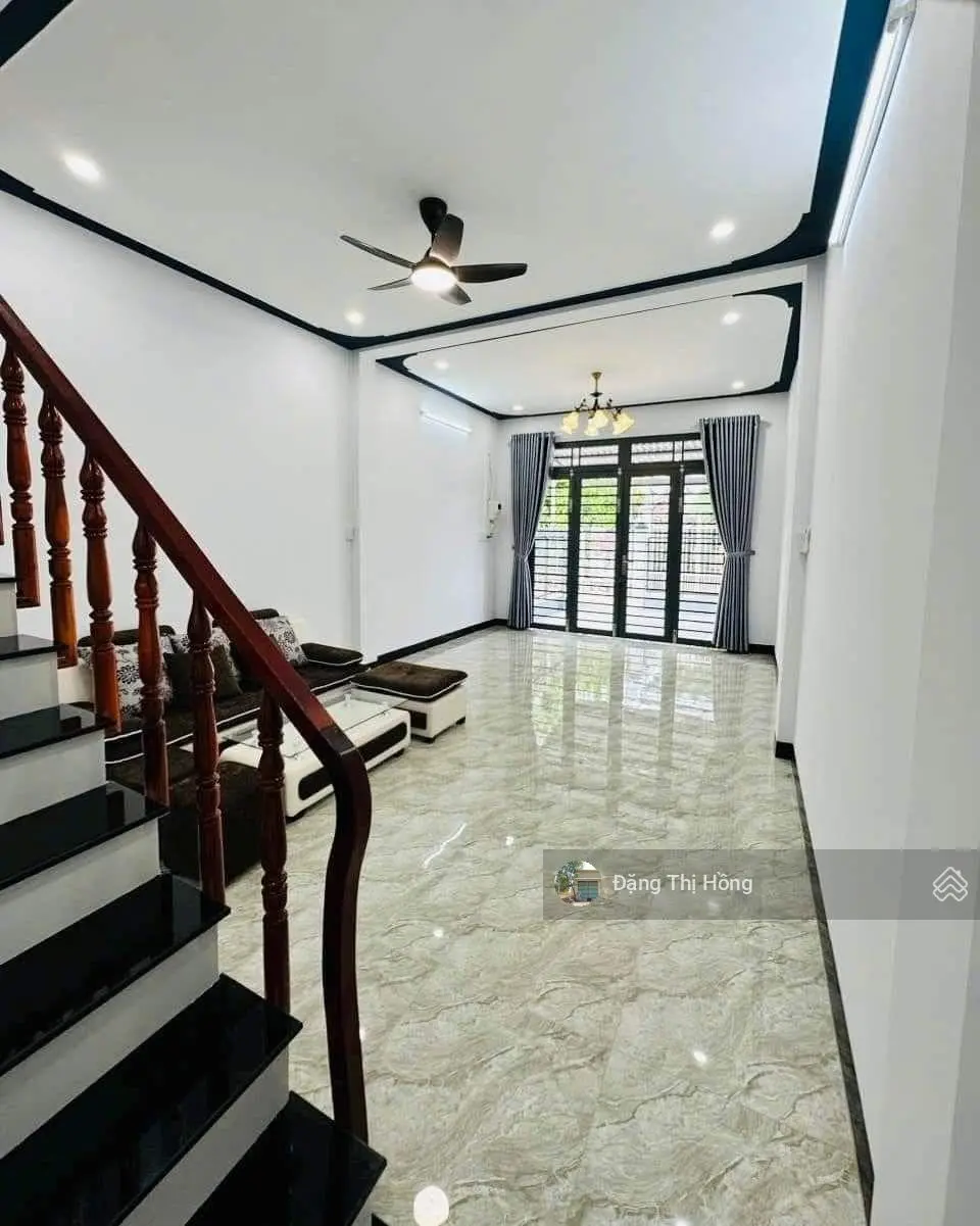 Nhà cần bán đường Lê Văn Lương ngay dưới chân cầu Rạch Tôm, ra UBND Nhơn Đức 2p, SHR, đang cho thuê