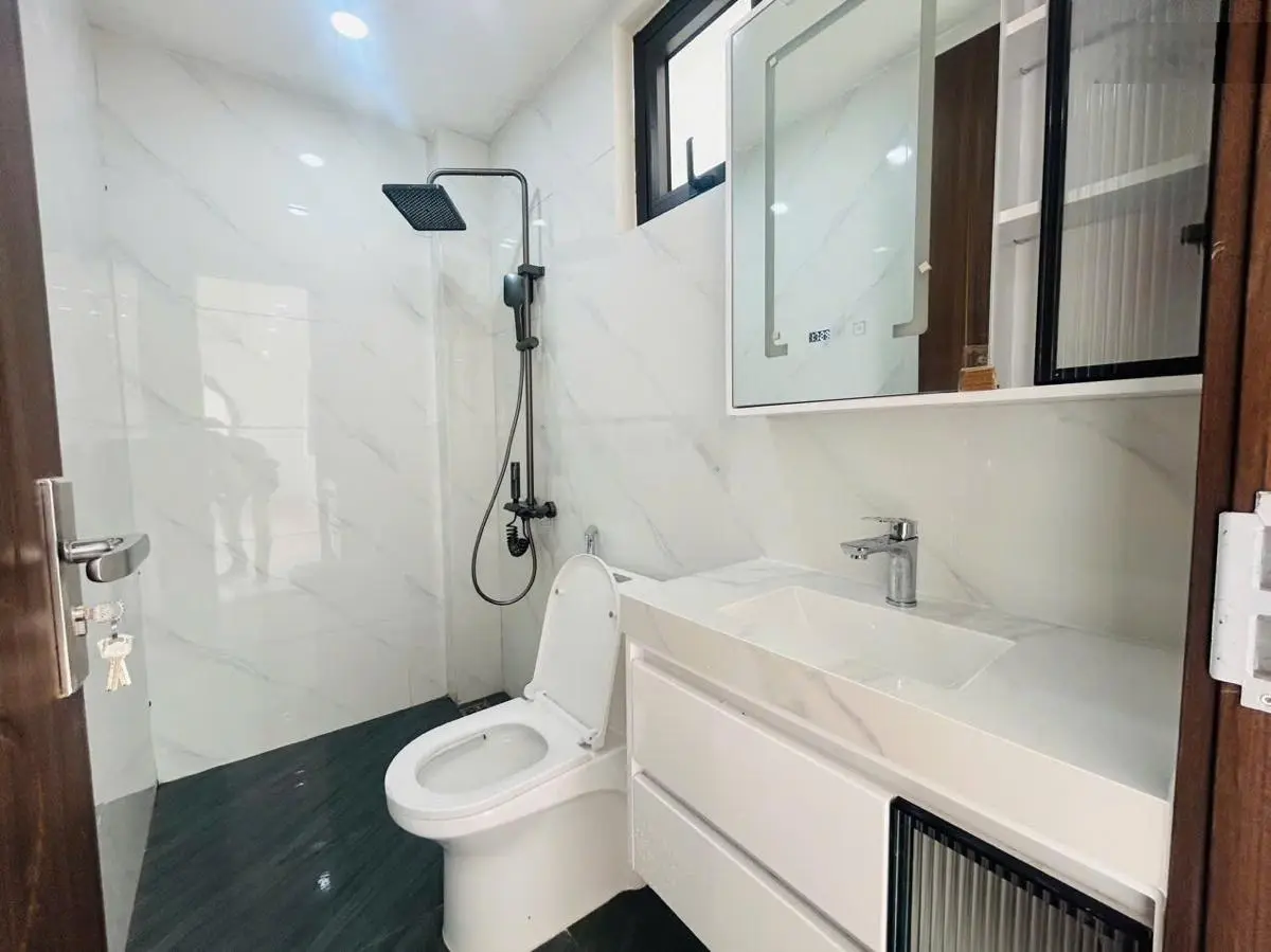 7 tầng thang máy mới cực đẹp Nguyễn Chí Thanh sổ 50m2 vuông đẹp