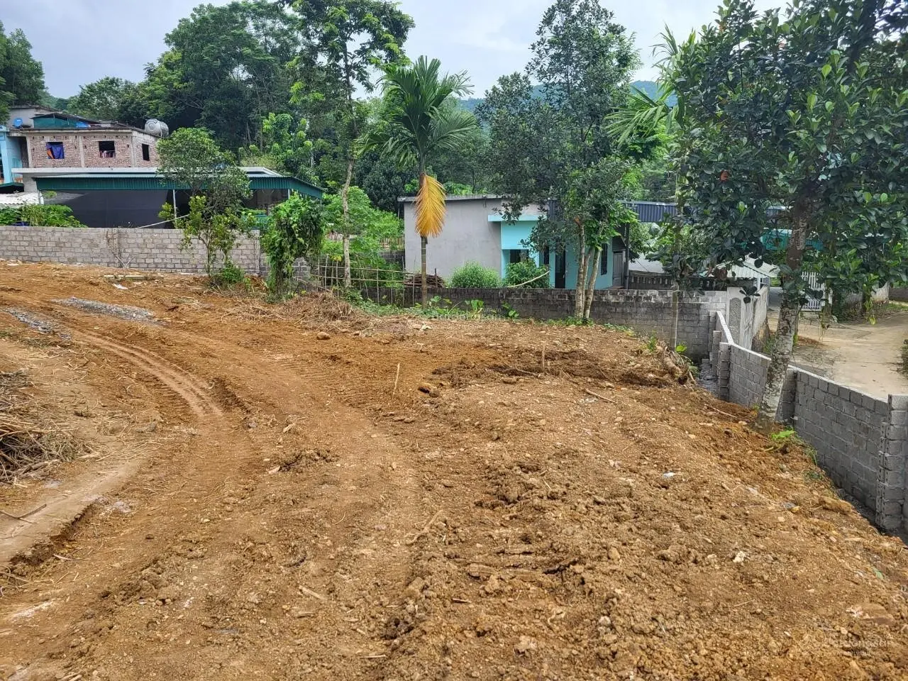 Cần bán 1000m2 full thổ cư, mặt tiền gần 40m bám đường bê tông. Kim Bôi, Hoà Bình