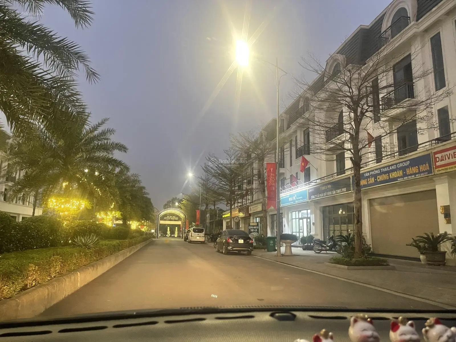 Cắt lỗ sâu căn shophouse 108m2 ngay cổng chính vào tại dự án Crown Villas Thái Nguyên giá nhỉnh 5ty