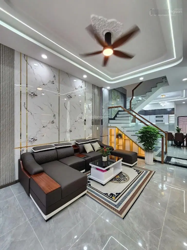 Nhà gần Sài Gòn: 4,6 tỷ, nhà 1 trệt 2 lầu đầy đủ nội thất KDC gần trung tâm y tế Dĩ An, TP. Dĩ An