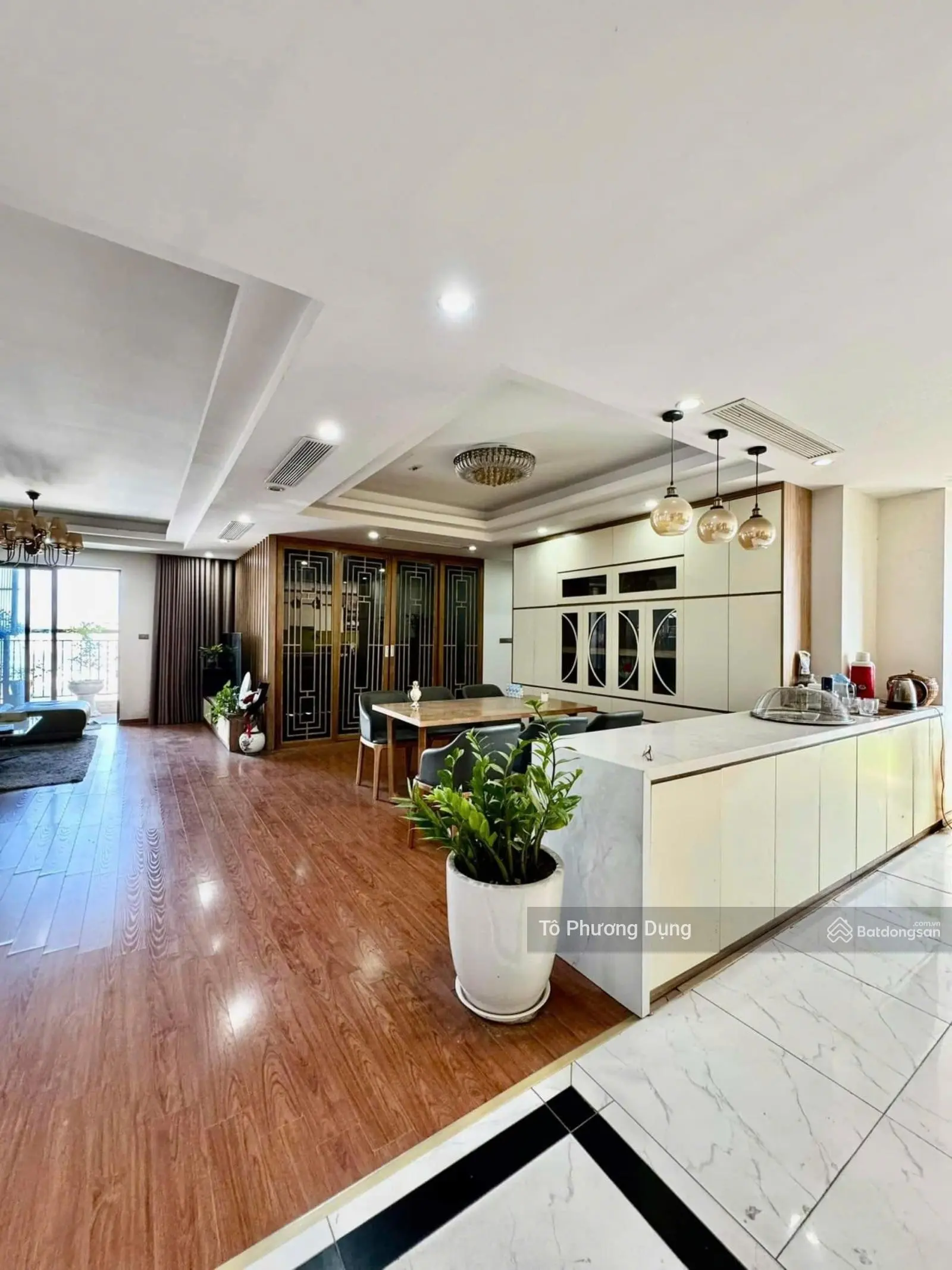 Bán căn góc CC Handiresco - 31 Lê Văn Lương - 4 pn - full nội thất - view triệu đô - LH 0844 866 ***