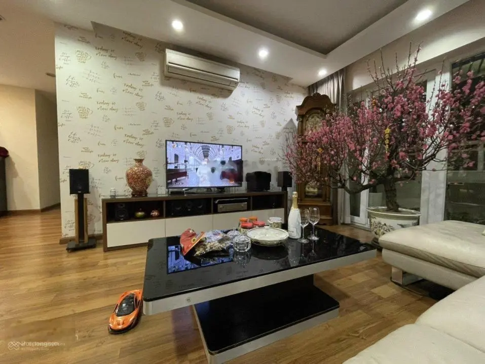 Bán chung cư Hei Tower - Số 1 Ngụy Như Kon Tum, 95m2, 3 phòng ngủ, giá: 5 tỷ. LH: 0379 455 ***