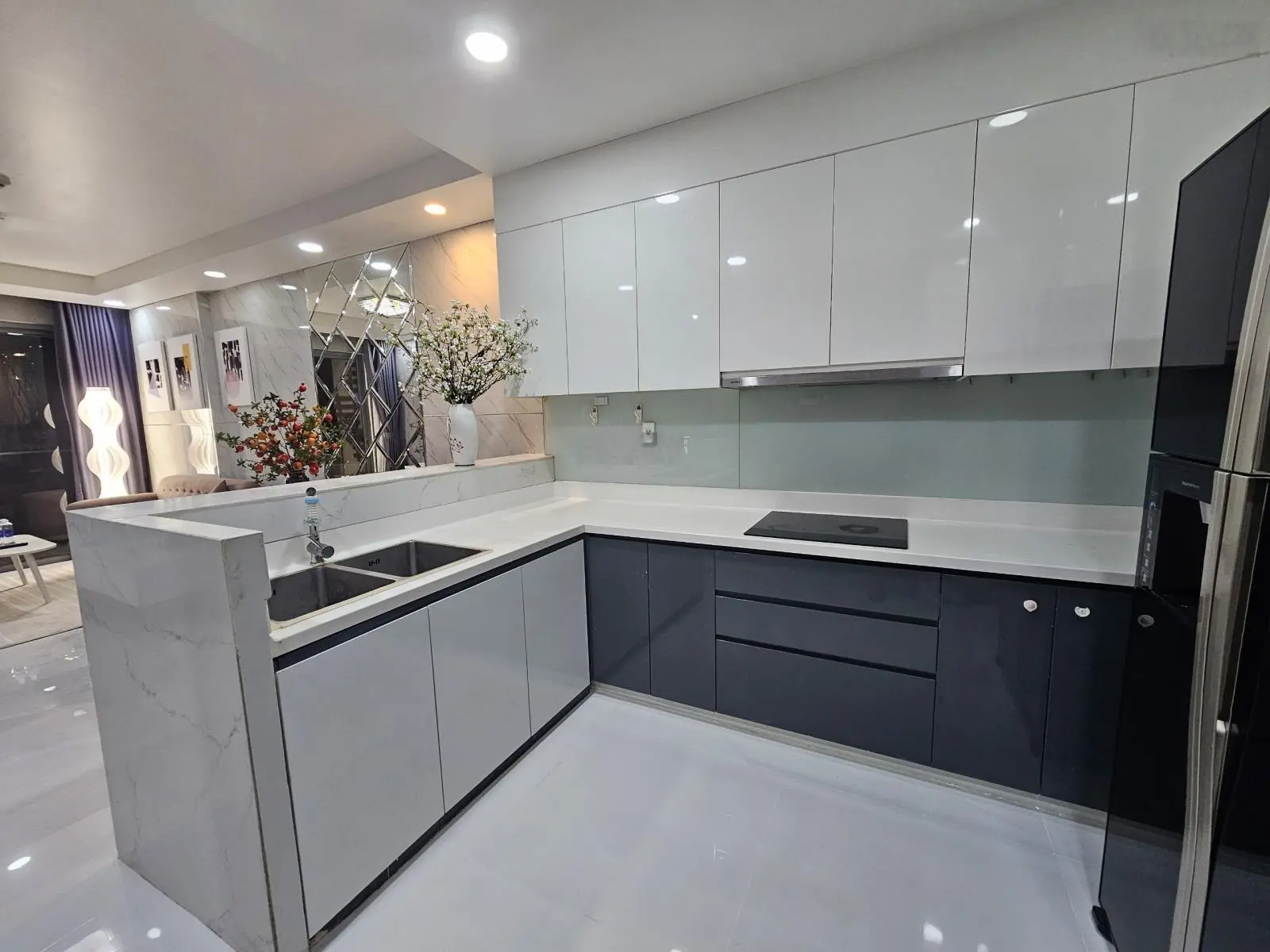 Bán căn hộ Gold View 2PN 2WC, DT: 80m2 sở hữu lâu dài; giá: 4.45 tỷ; View Sông LH: 0972 443 ***