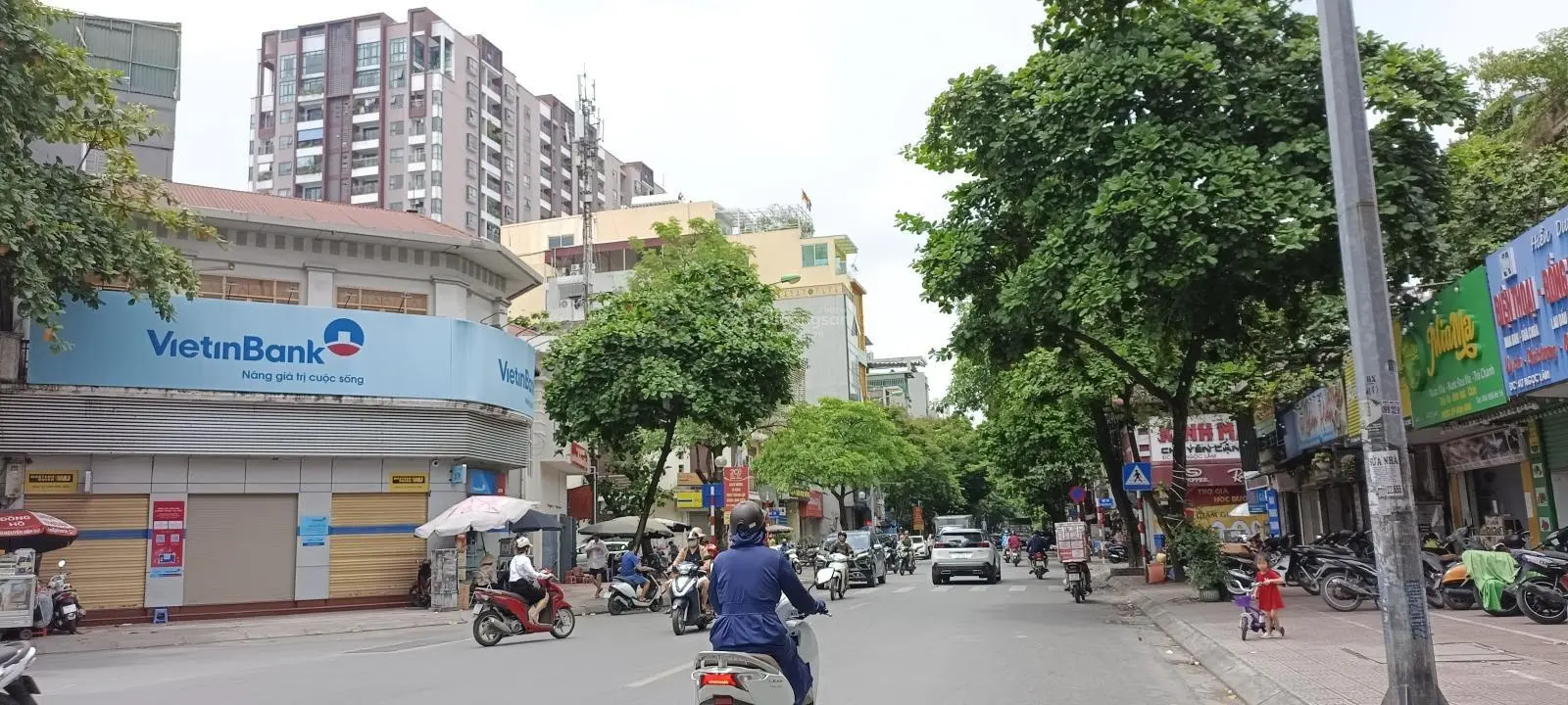 Bán nhà mặt phố Ngọc Lâm, Long Biên, DT 120m2 - LH: 0989819365
