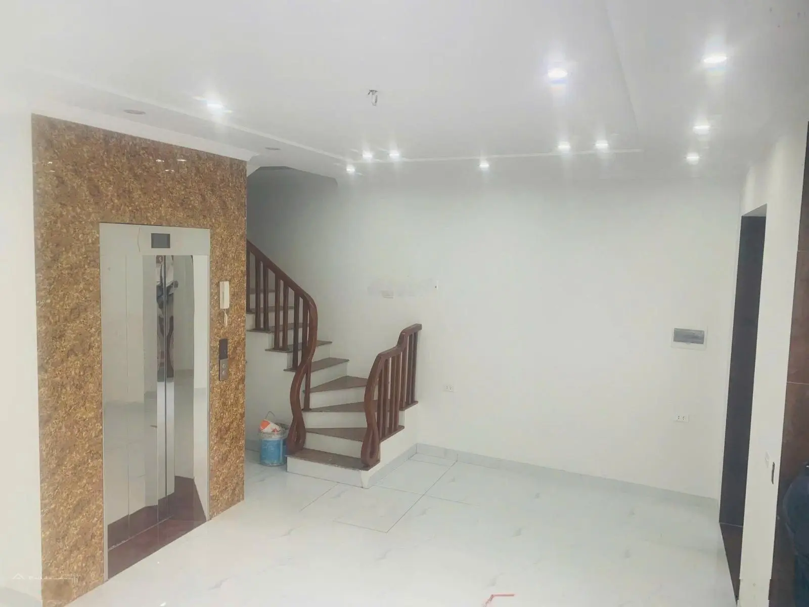 Bán nhà mới đẹp trung tâm Hai Bà Trưng có thang máy ngõ thông an ninh tốt sổ đỏ chính chủ