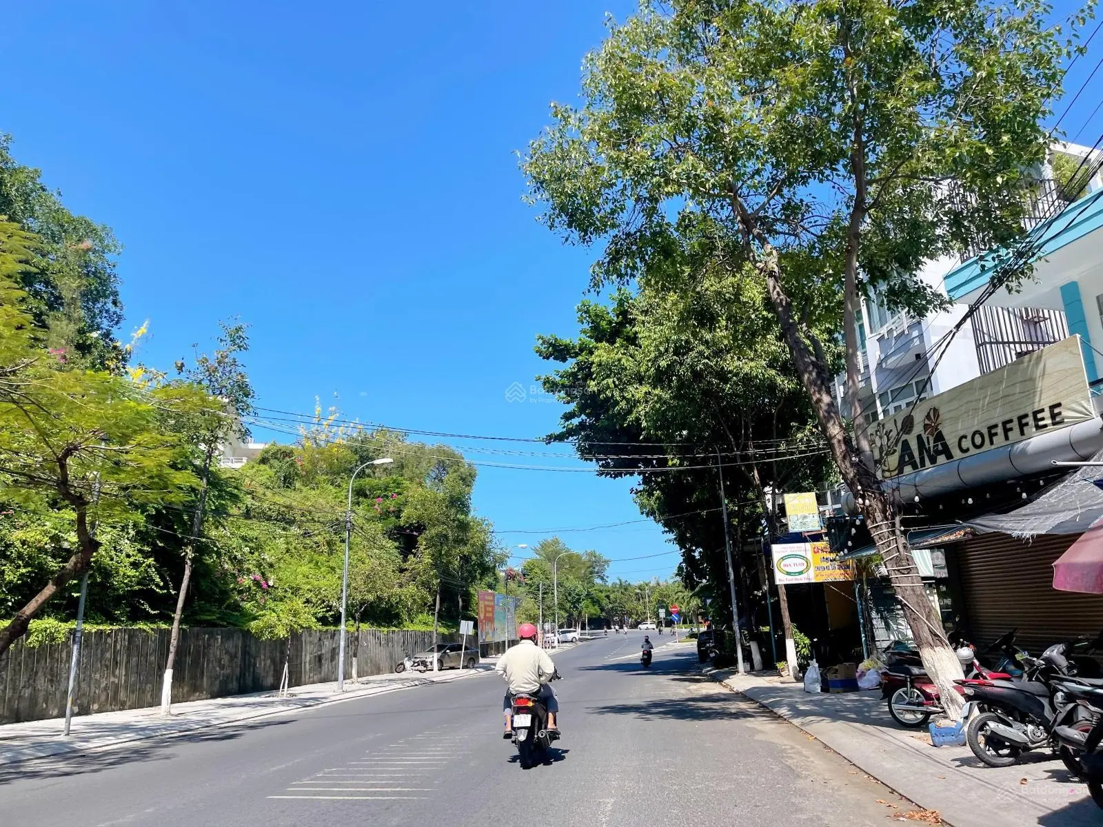 Nhà góc 2 mặt tiền tôn thất tùng / gần vòng xoay cầu trần phú , tiện kinh doanh, giá tốt