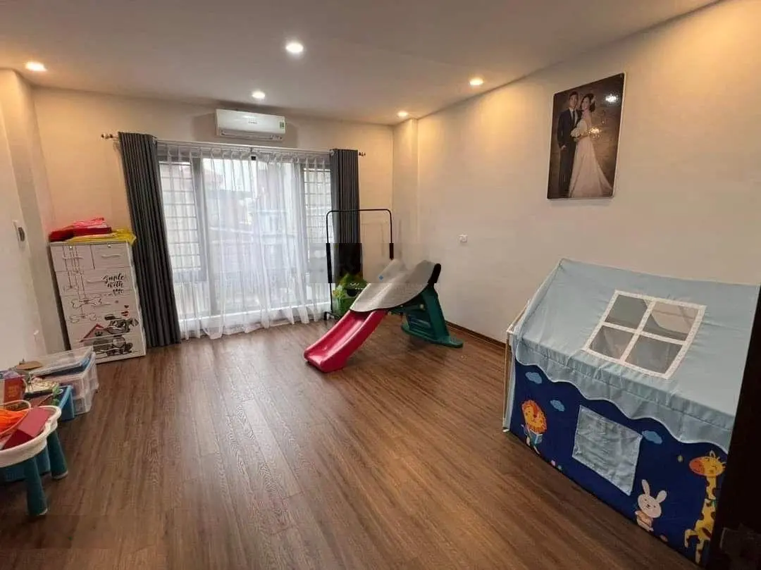 OTO TRÁNH LAI XÁ - HOÀI ĐỨC - VỀ Ở NGAY Dt: 35m - 5 tầng - chỉ 5 tỷ 98 (có thương lượng)