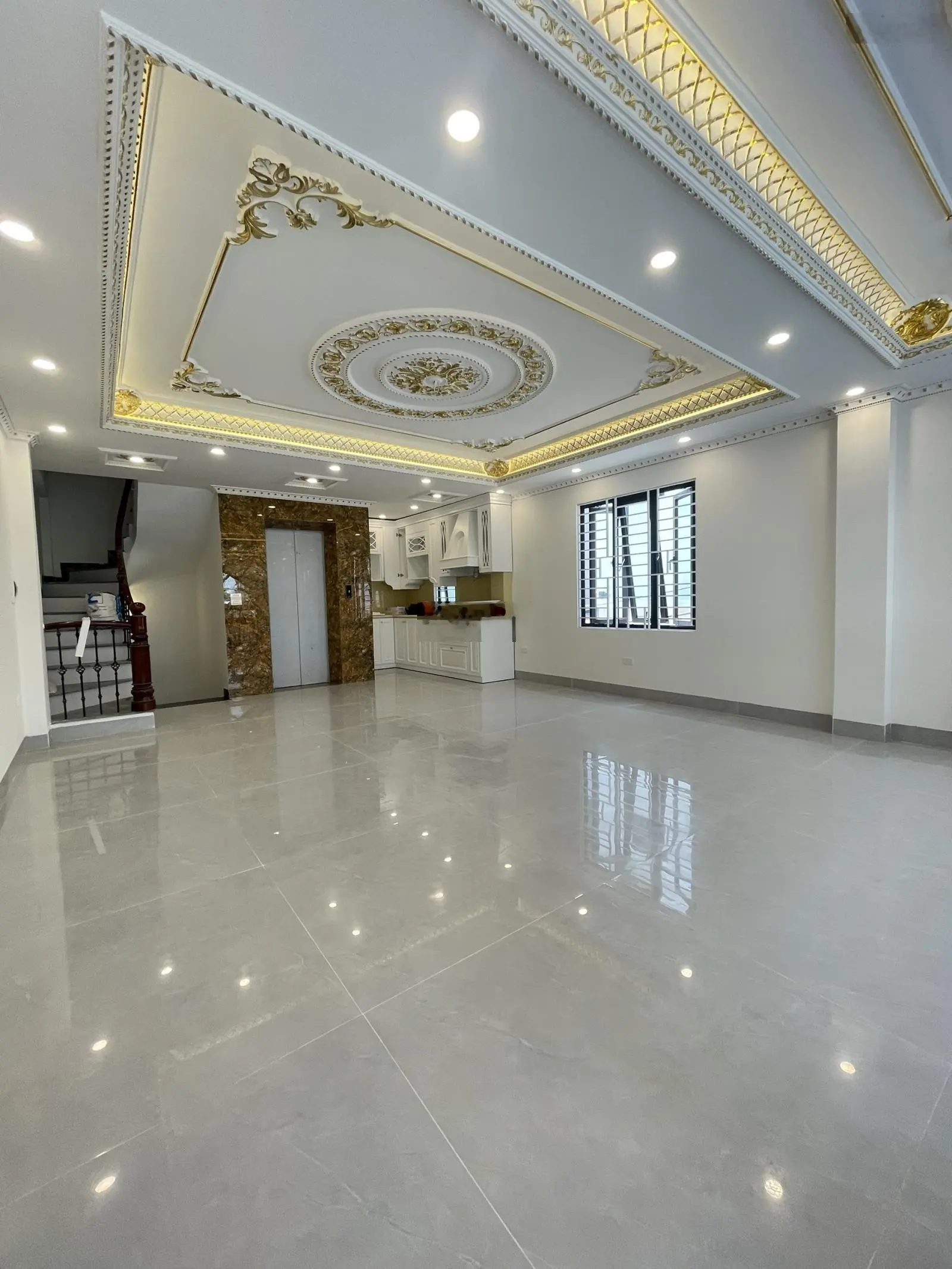 Siêu phẩm Thạch Bàn Long Biên 80m2 x 7 tầng thang máy gara ô tô ngõ ô tô tránh vỉa kinh doanh đỉnh