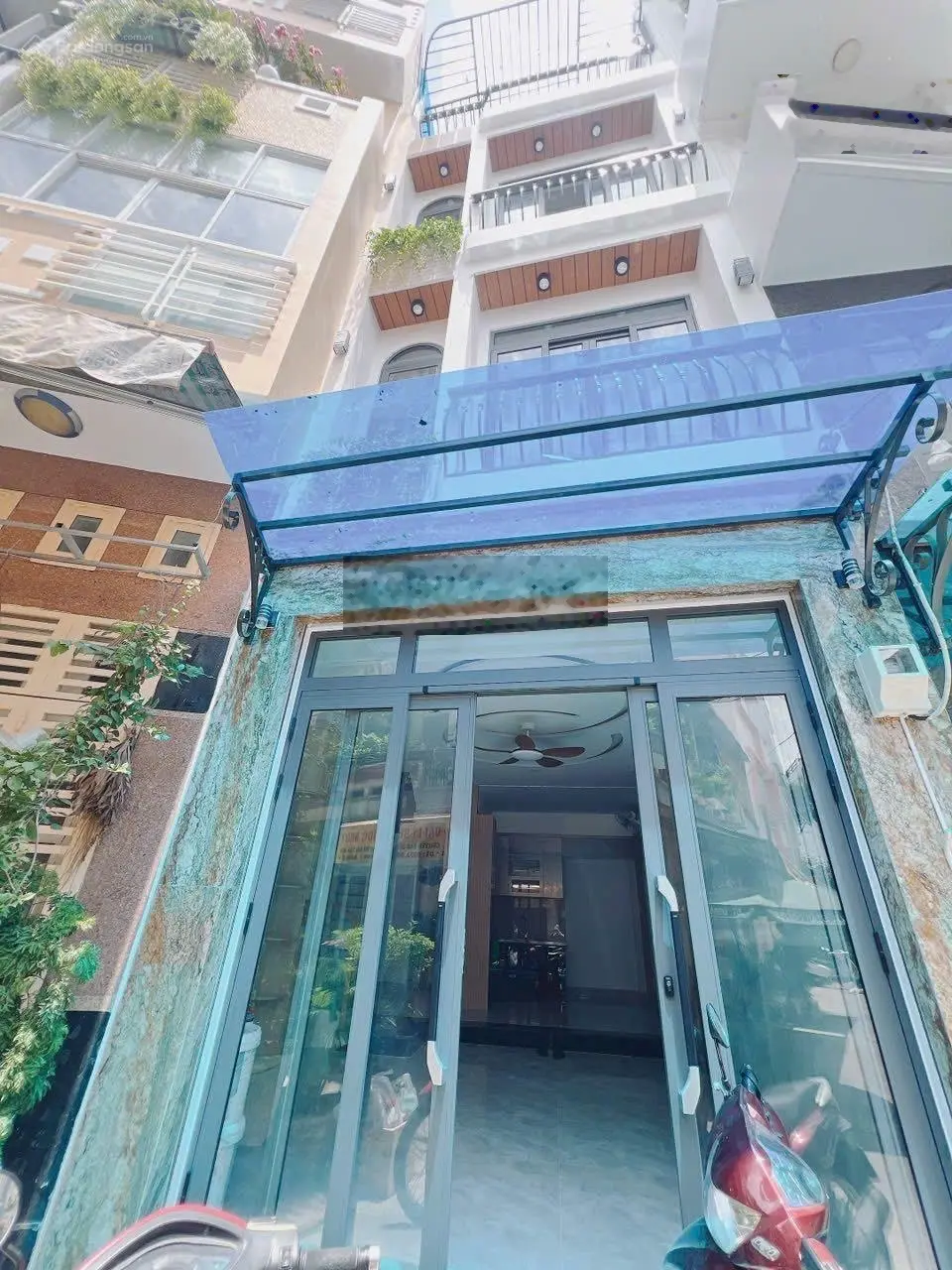Bán nhà đường Số, 4 tầng, DT 46m2, xe hơi đỗ cửa, Quận 4