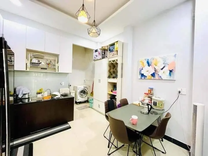 BÁN NHÀ PHỐ KHU BIỆT THỰ BÌNH ĐÔNG Q8 , 180M2 DT SÀN , HXT 10M ,TẶNG FULL NỘI THẤT XỊN , NHỈNH 6 TỶ