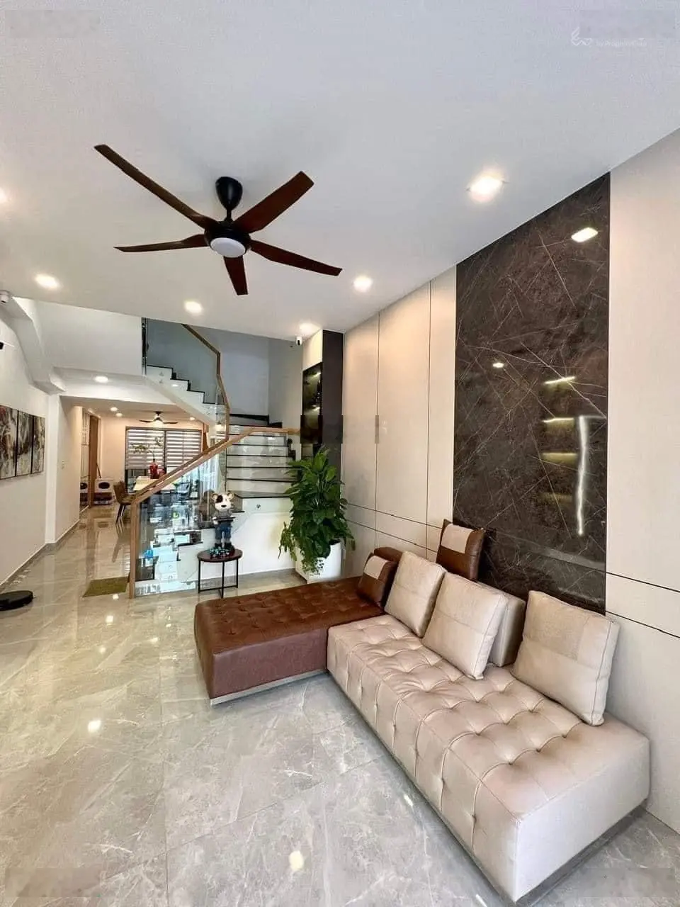Cô Tư bán nhanh nhà Hoàng Diệu, P4, Quận 4, gần trường ĐH Nguyễn Tất Thành, DT 35,7m2, Giá 1tỷ890