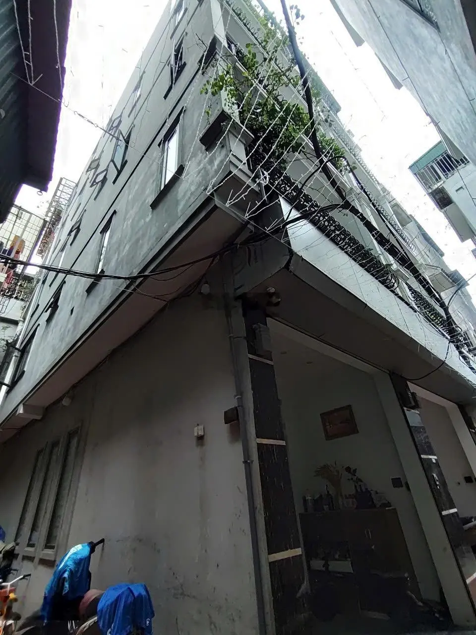 Hiếm! Bán nhà Gốc Đề 42m-6 ngủ-Lô góc-5m ô tô-8tỷ
