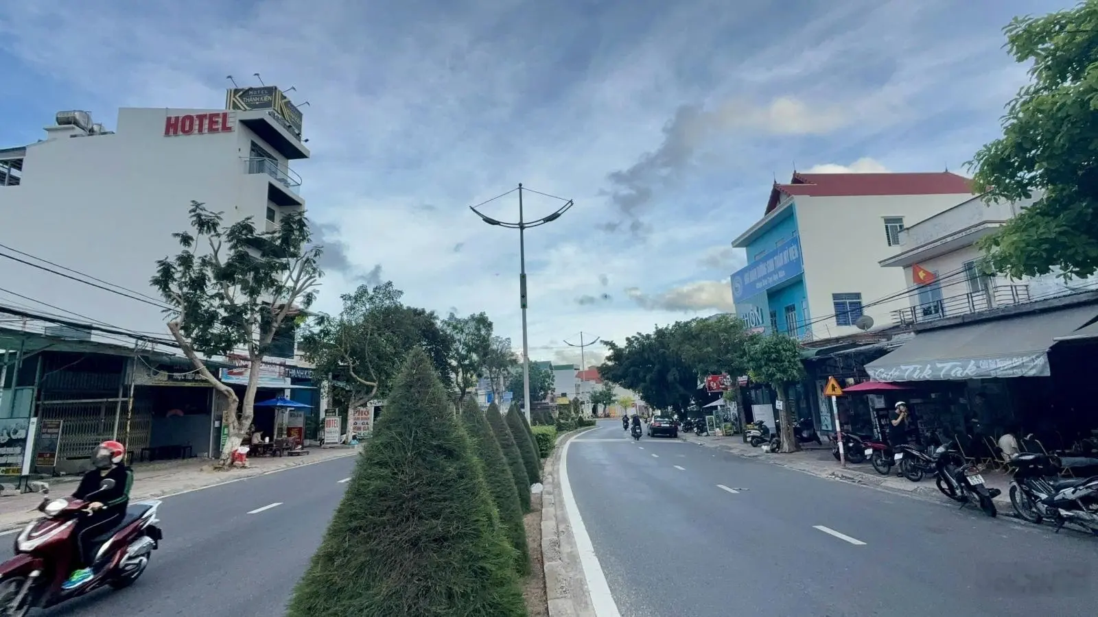 Chính Chủ Bán Nhà mặt Phố Nguyễn Chí Thanh - Kinh Doanh Mọi Loại Hình - Giá Cực Hợp Lý