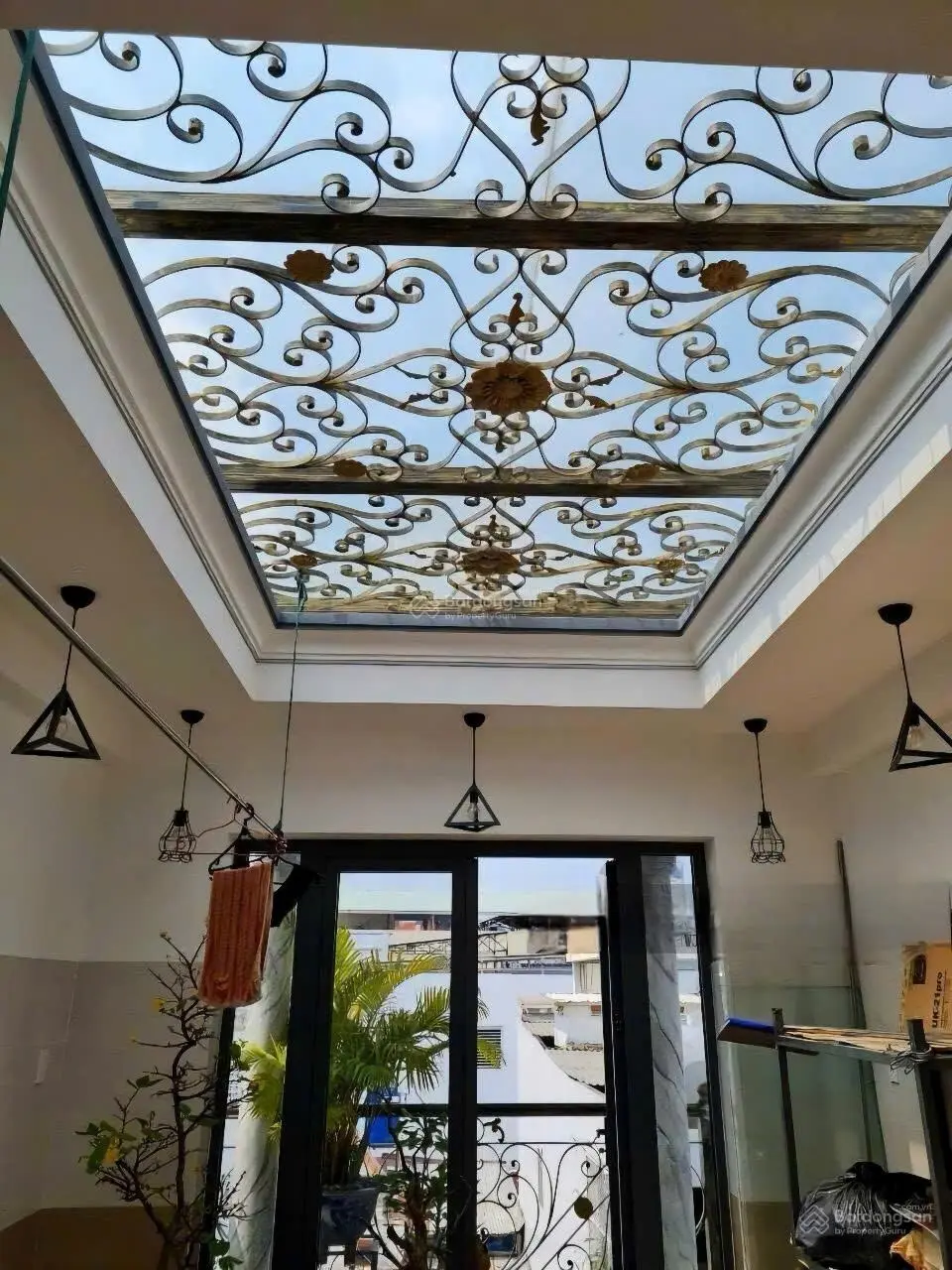 Bán Nhà MT giáp Cư xá Bắc Hải, DT: 3,5 x 10m, KC: 6 lầu, HĐT 25tr/tháng, Giá: 8,3 tỷ TL