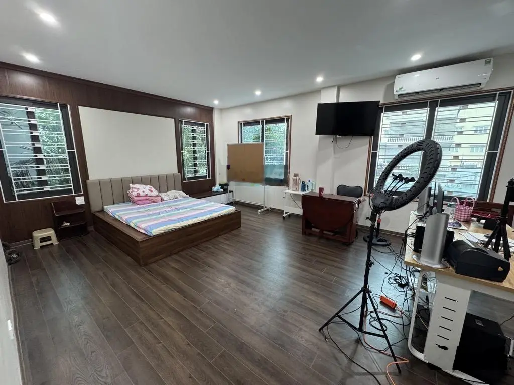 Bán biệt thự liền kề - 140m2, 43 tỷ tại Đội Nhân, Ba Đình - mặt tiền 8m - vỉa hè rộng, ô tô tránh